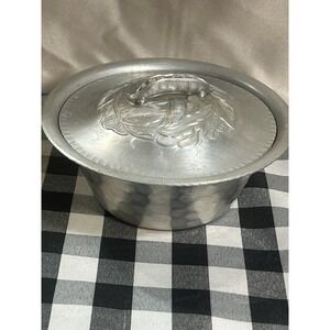 VTG Forged Hammered Aluminum Bowl With Pea Vine Lid 1038 ~ 1940s 7"x4"(116)